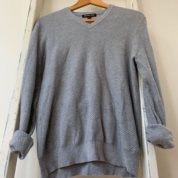 MICHAEL KORS || Gray V-neck Waffle Knit Sweater - Picture 4 of 5